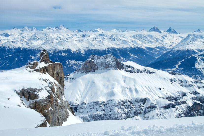 Les Diablerets ski resort mountains